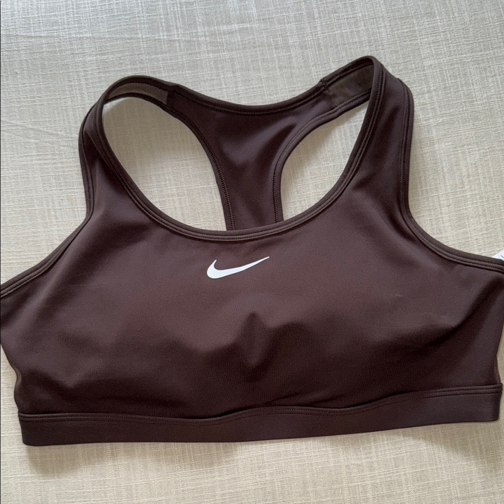 Nike Women's Swoosh Medium Support Padded Sports Bra